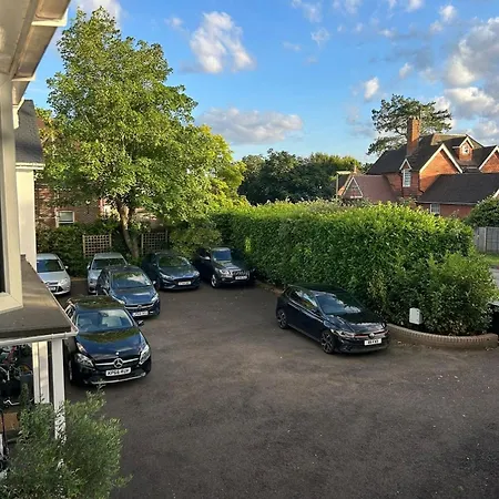 The Gatwick Cabin With Airport Parking Available Horley  Exterior photo